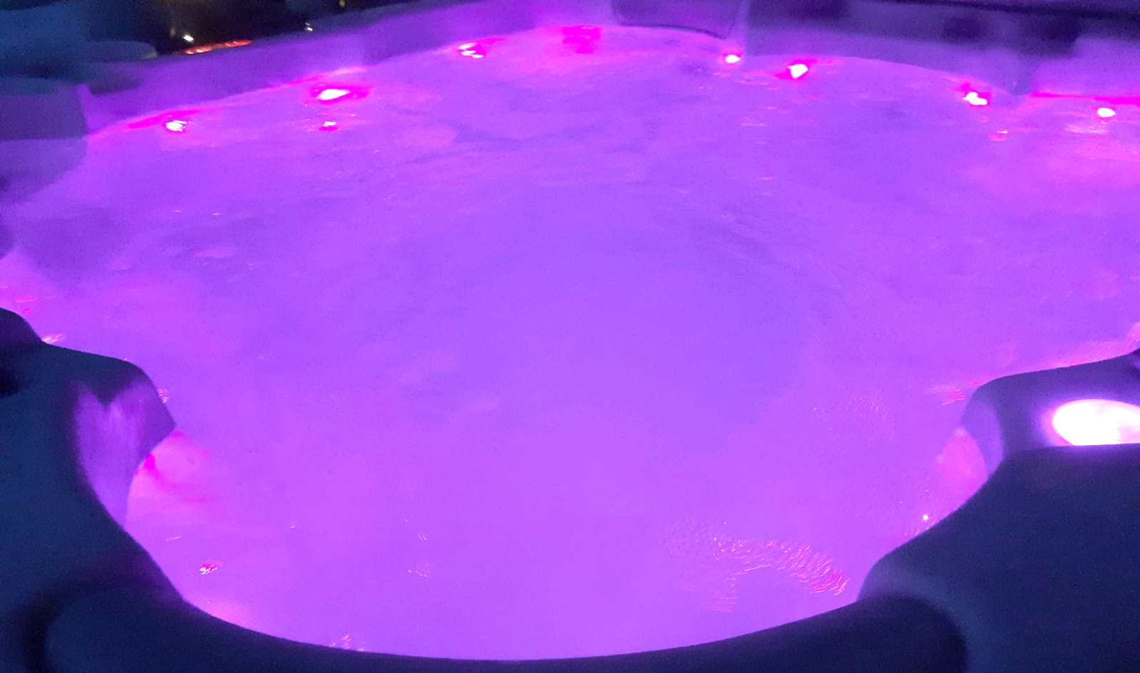 Sparkling clean holiday rental hot tub jacuzzi maintenance Fuengirola